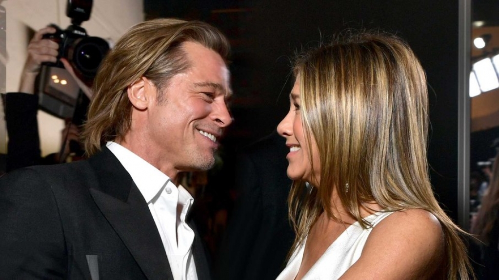 Jennifer Aniston esclarece atual relação com Brad Pitt: 'Somos amigos'