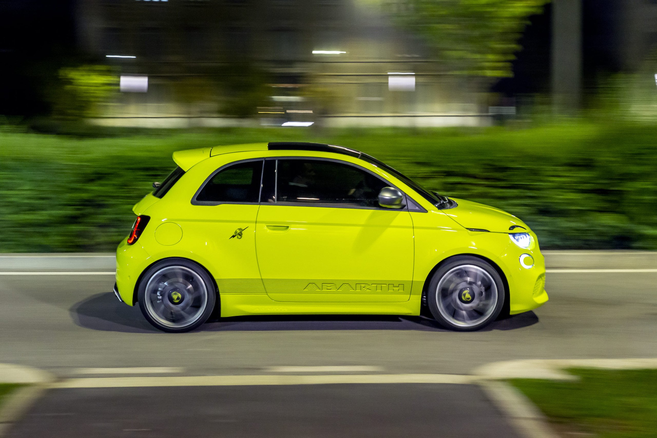 Abarth 500e. Foto: Divulgação/Stellantis