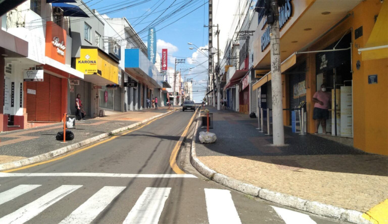 Copa e Natal mudam horários de prefeitura e comércio na próxima semana