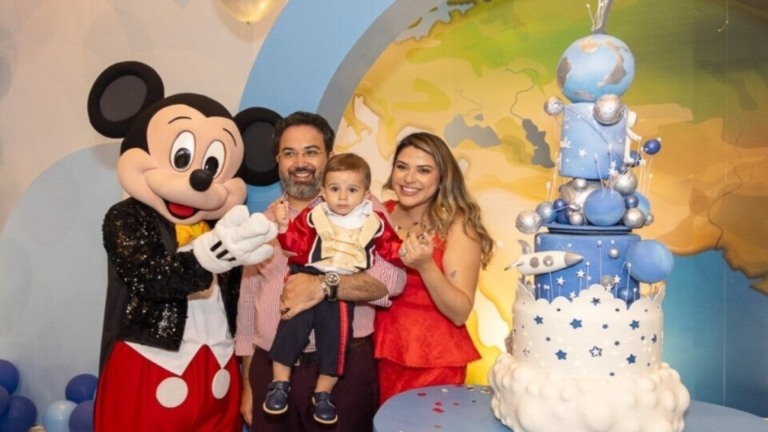 Ailane Silva Vicente Viana celebra primeiro aniversário em seu ‘próprio mundo fantástico’