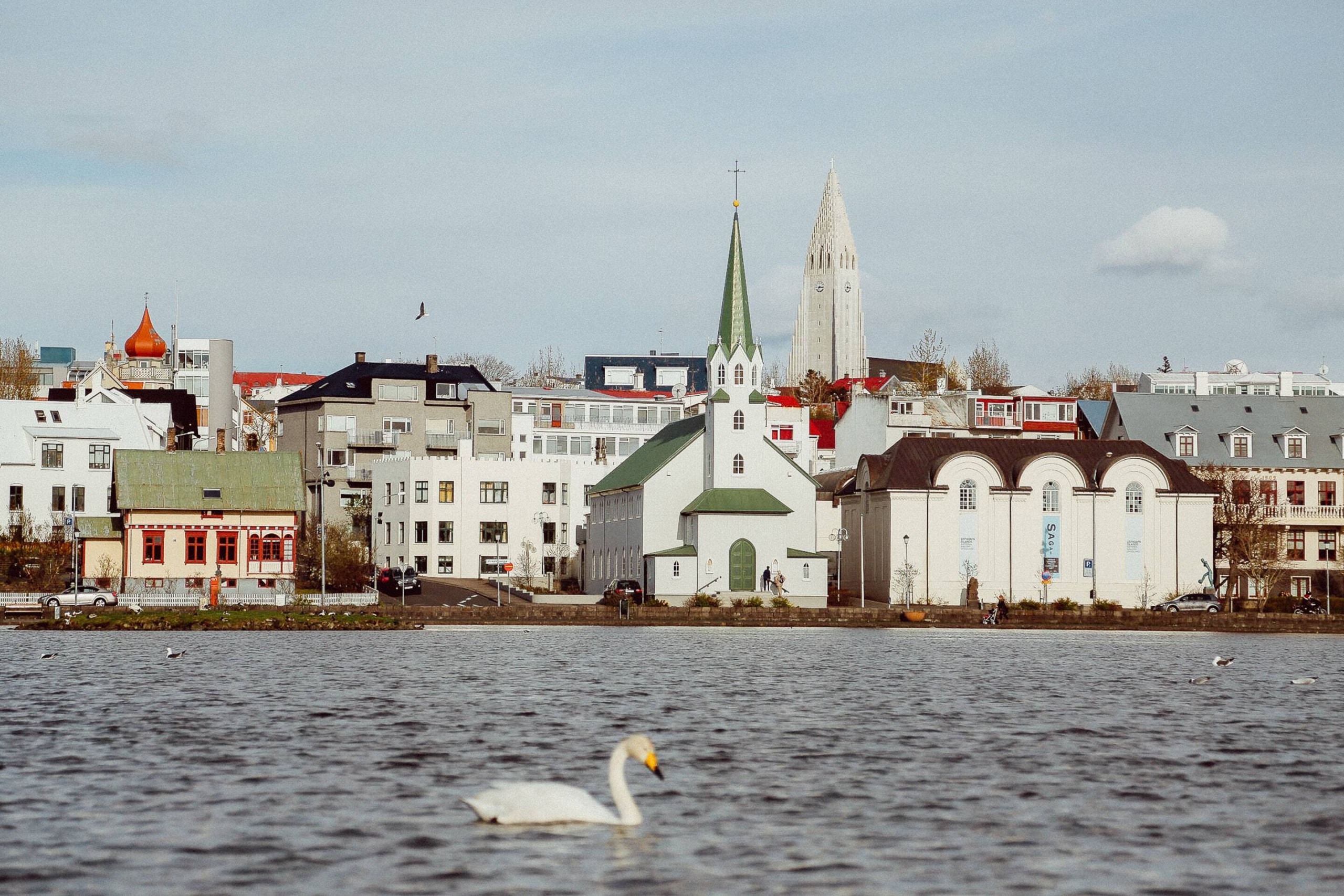 Reykjavik, capital da Islândia, é a cidade do gelo e do fogo. Foto: evelyn paris / unsplash