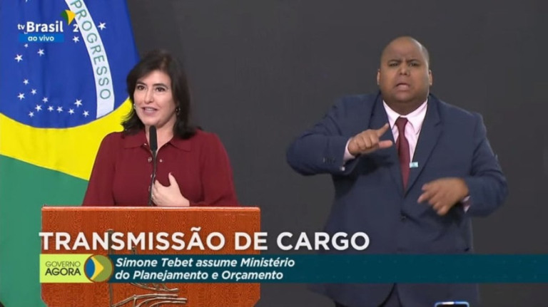 Tebet toma posse no Planejamento e promete trabalho junto a Haddad