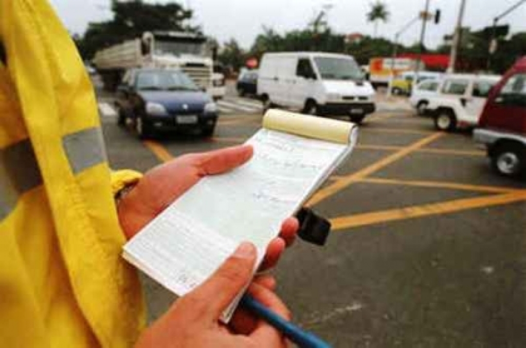 Detran faz alerta para informações falsas sobre multas e CNH