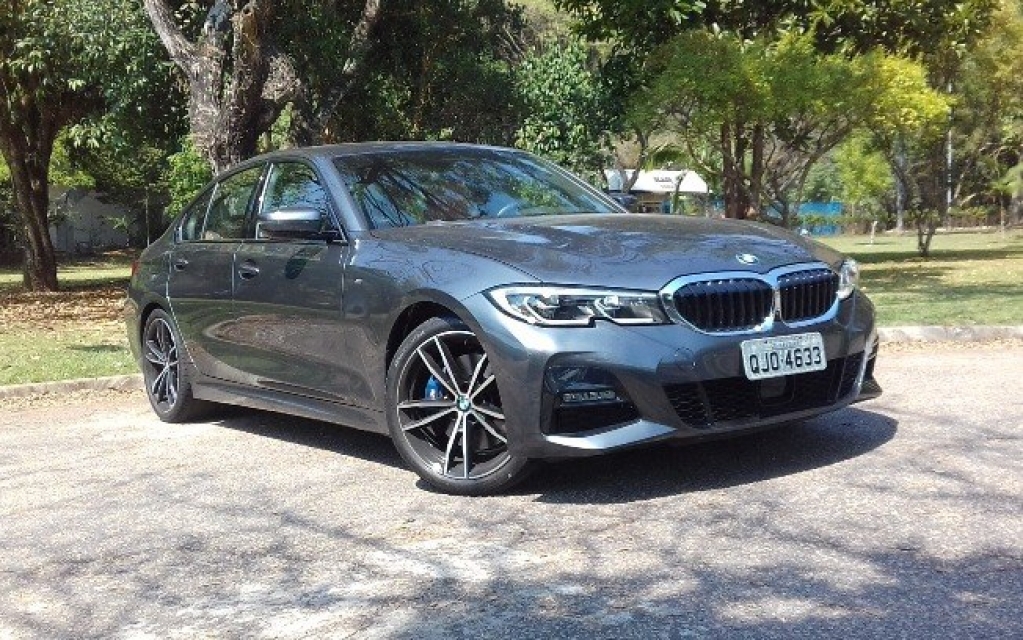 BMW  330i: sedã  esportivo de verdade