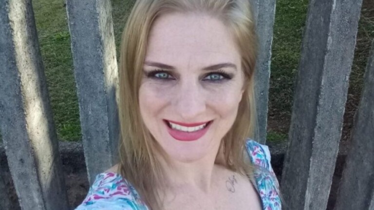 Motorista de aplicativo é encontrada morta em porta-malas, no PR