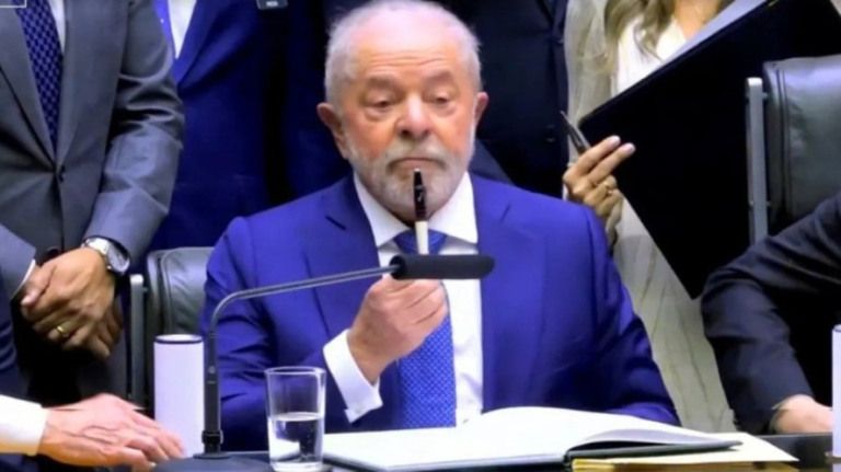 Caneta idêntica à de Lula na posse é vendida por mais de R$ 7 mil