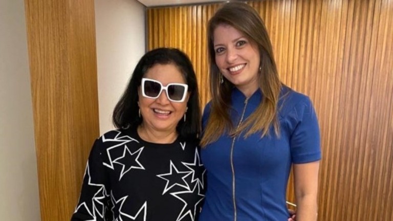 SP: Mãe de Sabrina Sato, Dona Kika lança livro com noite de autógrafos