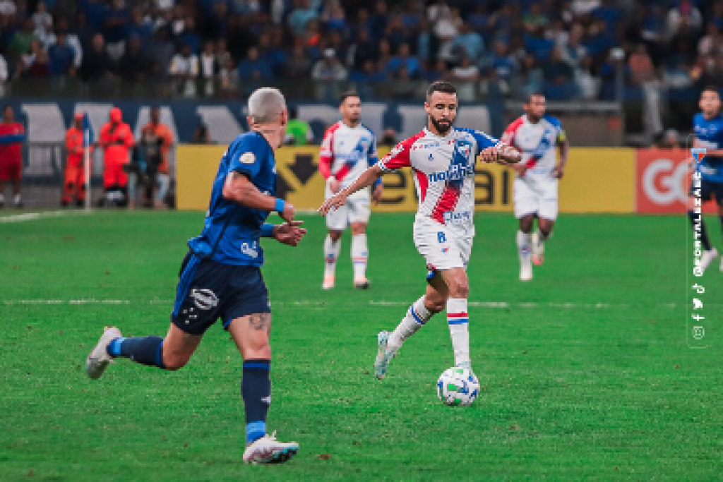 Fortaleza vence o Cruzeiro no Mineirão e sobe na tabela do Brasileiro