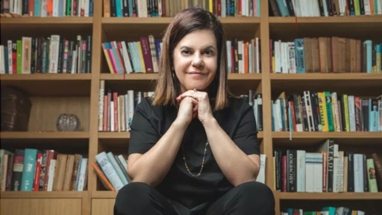 ESTADÃO CONTEÚDO Escritora brasileira Patrícia Mello é premiada na França