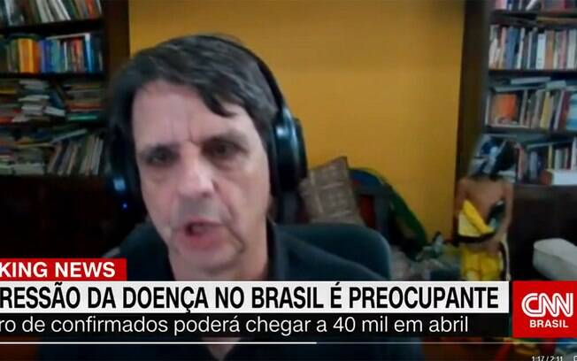 Criança invade entrevista na CNN