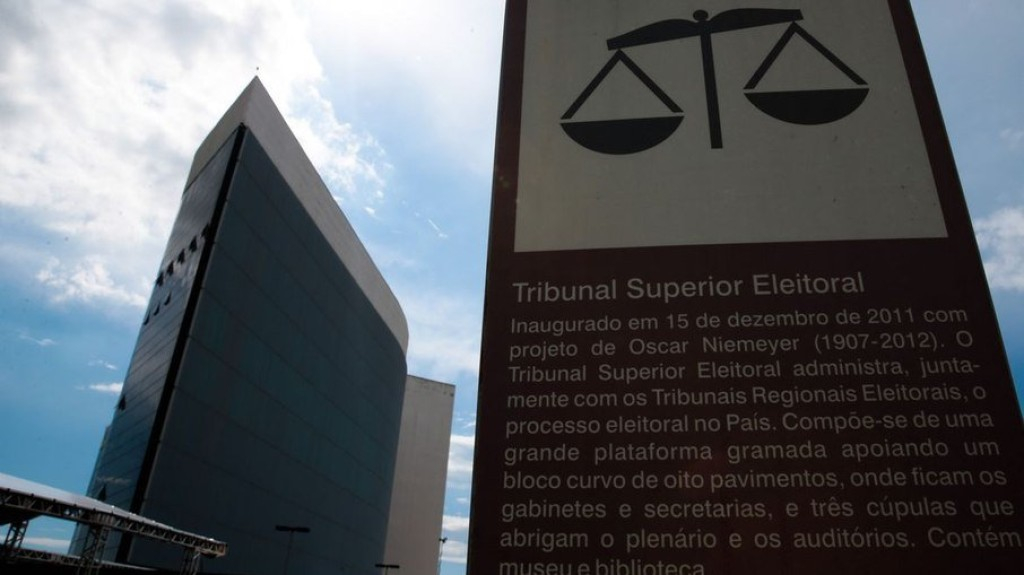 TSE confirma liminar que prevê remoção de trechos de live de Lula