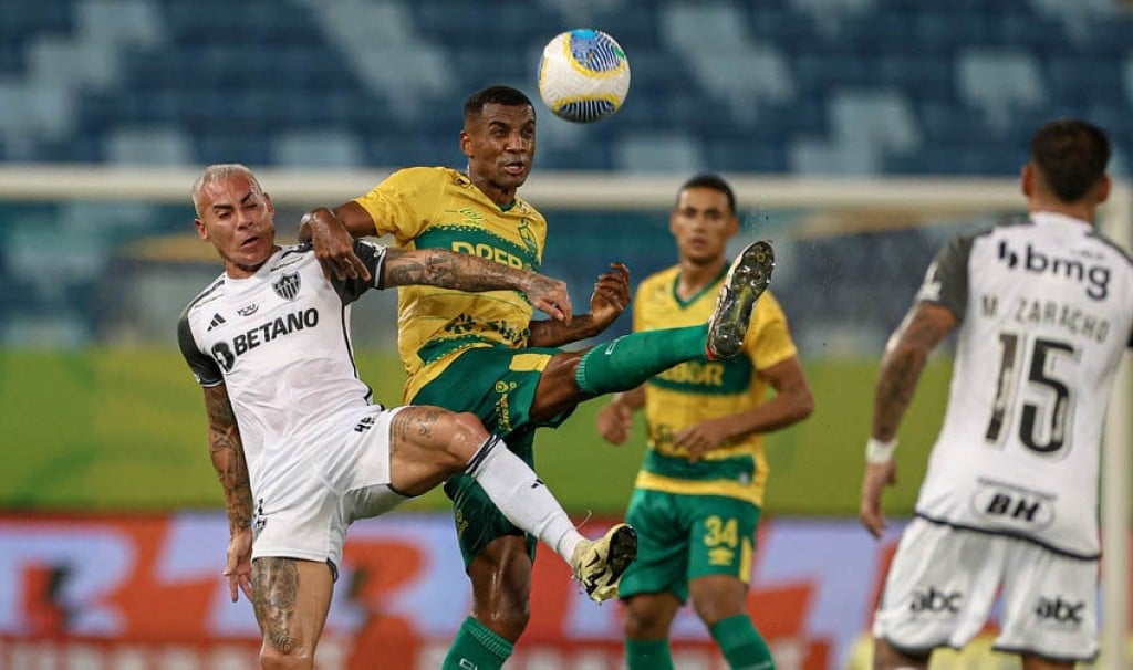 Atlético-MG goleia o Cuiabá na Arena Pantanal pelo Brasileirão