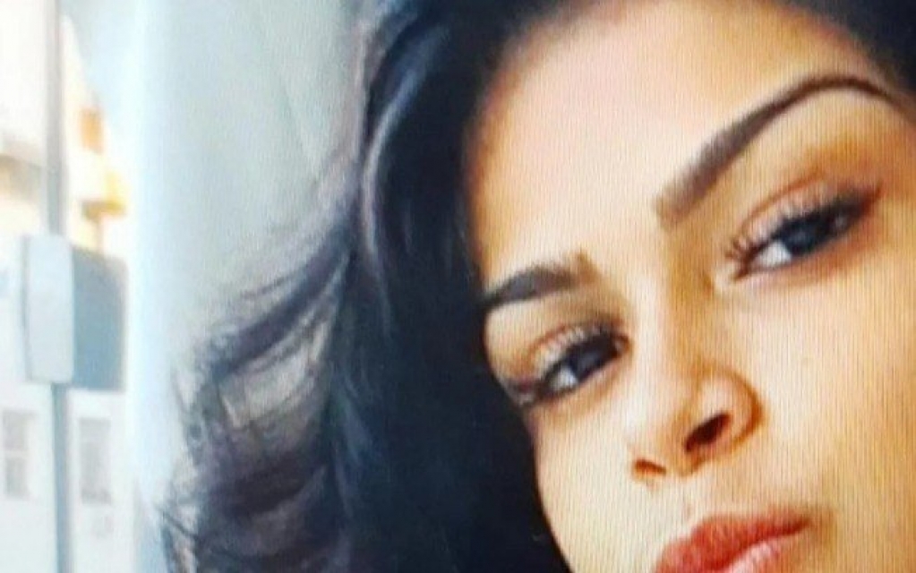 'Gata do 157', jovem assaltava de fuzil com o namorado no RJ 'Gata do 157', jovem assaltava de fuzil com o namorado no RJ