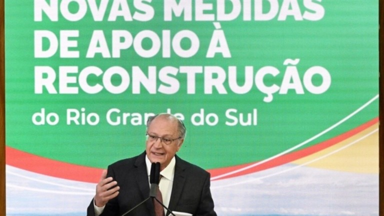 ESTADÃO CONTEÚDO Alckmin cita quatro deputados para suceder Arthur Lira no comando da Câmara
