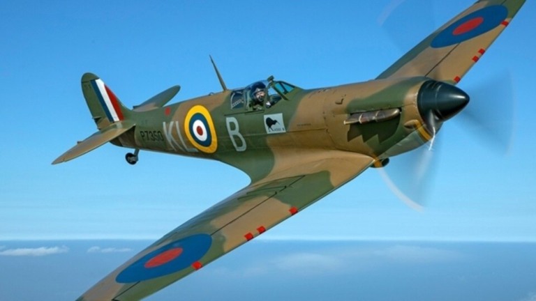 ESTADÃO CONTEÚDO Avião histórico da Segunda Guerra cai na Inglaterra e mata piloto