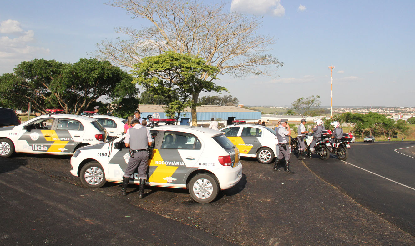 Multas por ultrapassagem em local proibido e racha sobem hoje