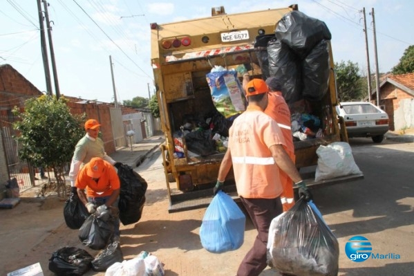 Coleta de lixo funciona normal em Marília