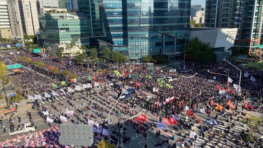 Cerca de meio milhão de trabalhadores entram em greve geral na Coria do Sul