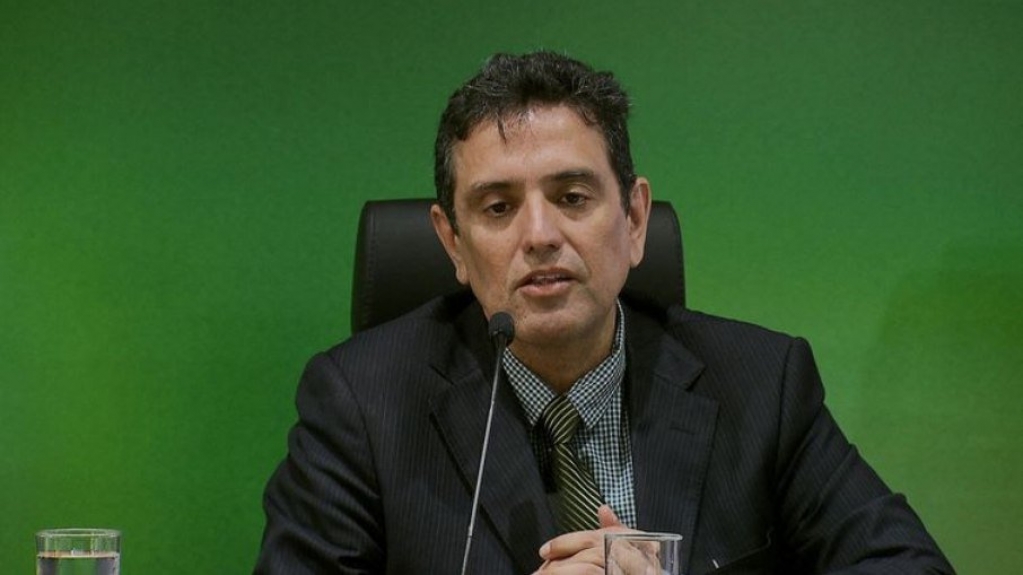 Filas e longos prazos devem melhorar em janeiro, diz presidente do INSS