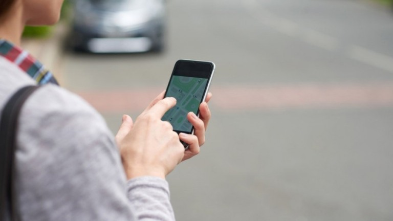 Insatisfeitos com Uber e 99, motoristas criam seus próprios apps