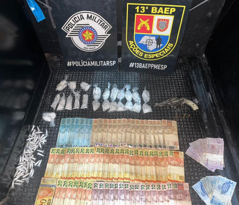 Casal com drogas e arma em Bauru oferece R$ 20 mil a PMs do Baep