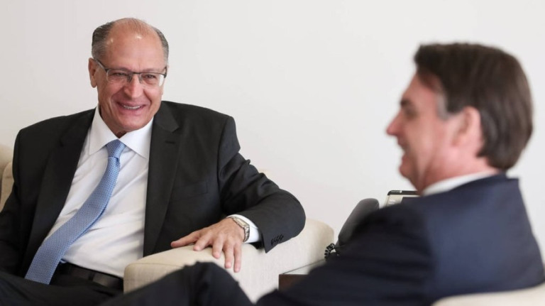 'Não tem o mínimo espírito democrático', disse Alckmin sobre Bolsonaro