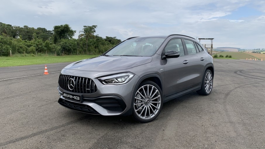 Fomos para pista com os novos Mercedes GLA e GLB da linha AMG