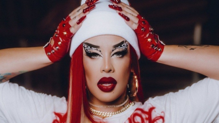 Carnaval: Gloria Groove, Lexa e Pocah celebram poliamor em festival