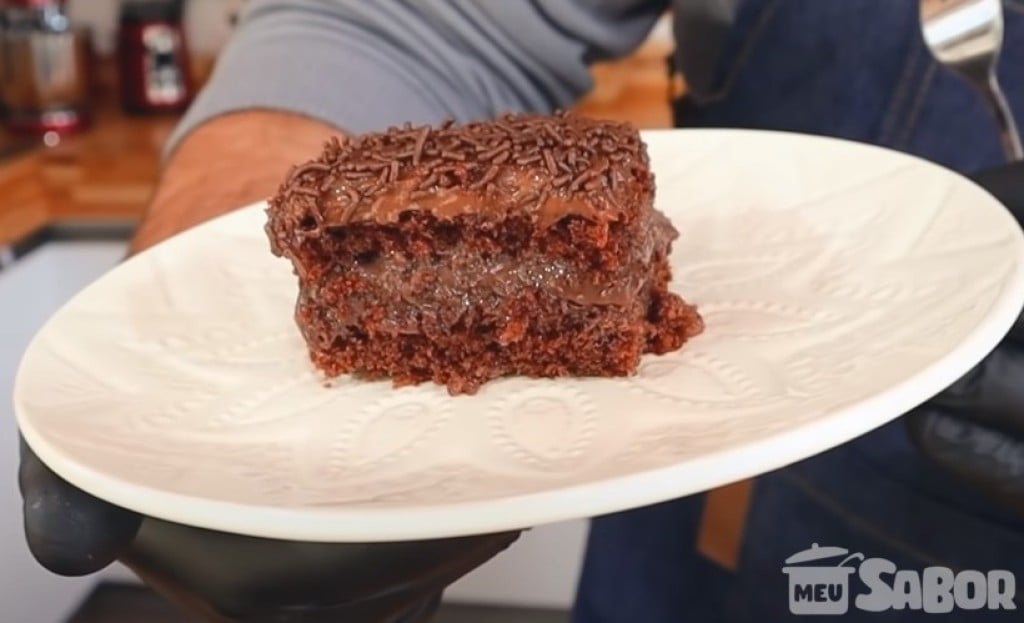 Bolo de brigadeiro! Alegria da criançada, sucesso entre os adultos!