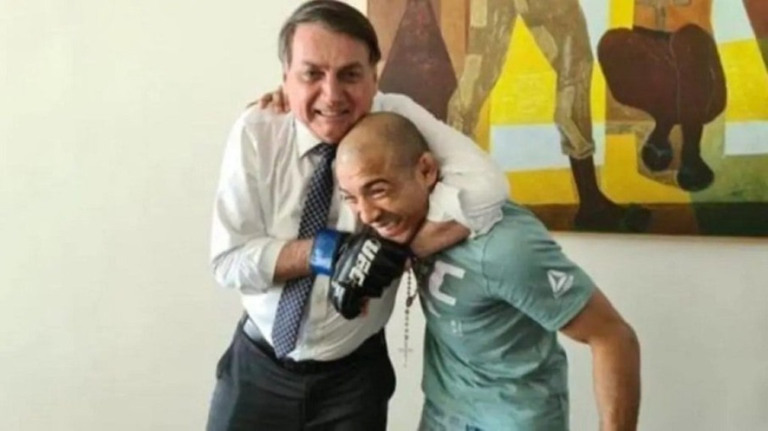 Bolsonaro assinou convênio de R$ 200 mil com instituto de José Aldo