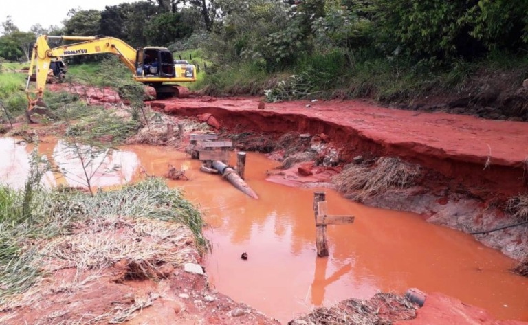 Adutora rompe na Cascata e zona sul fica sem abastecimento em Marília