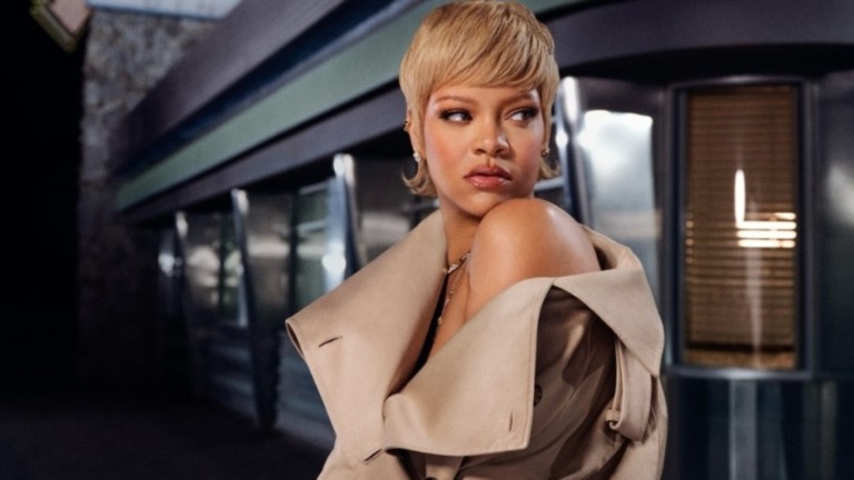 Beatriz Lima Leal Rihanna anuncia linha de produtos para o cabelo