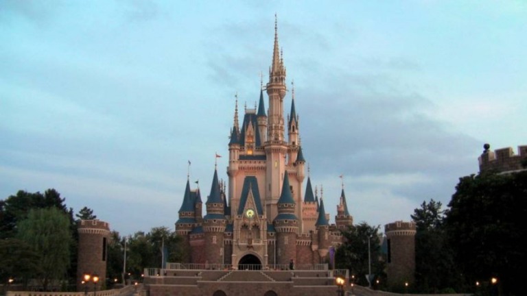 Guerra na Ucrânia: Disney suspende todas as operações na Rússia