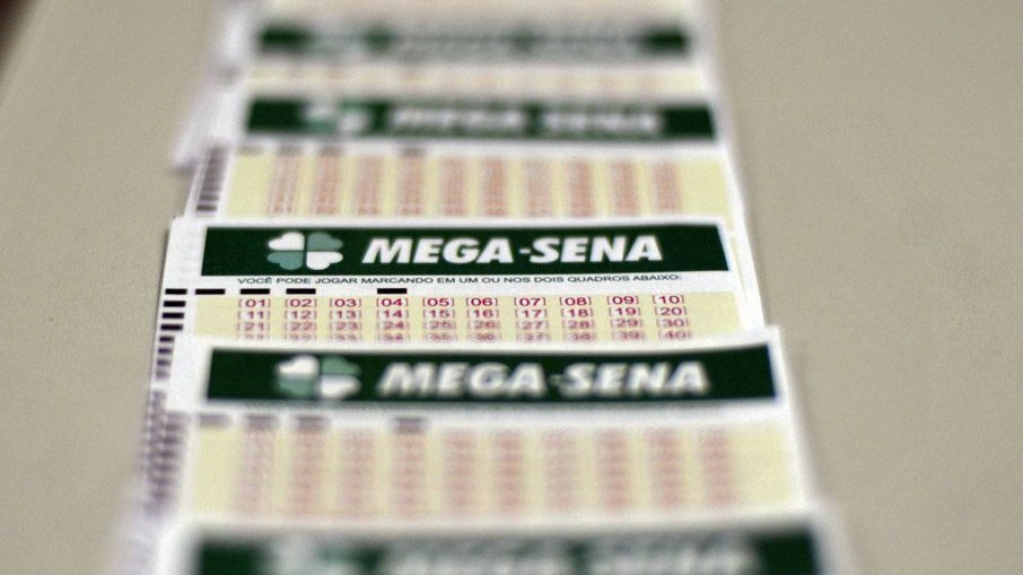 Mega-Sena acumula e deve sortear prêmio de R$ 10,5 milhões no sábado