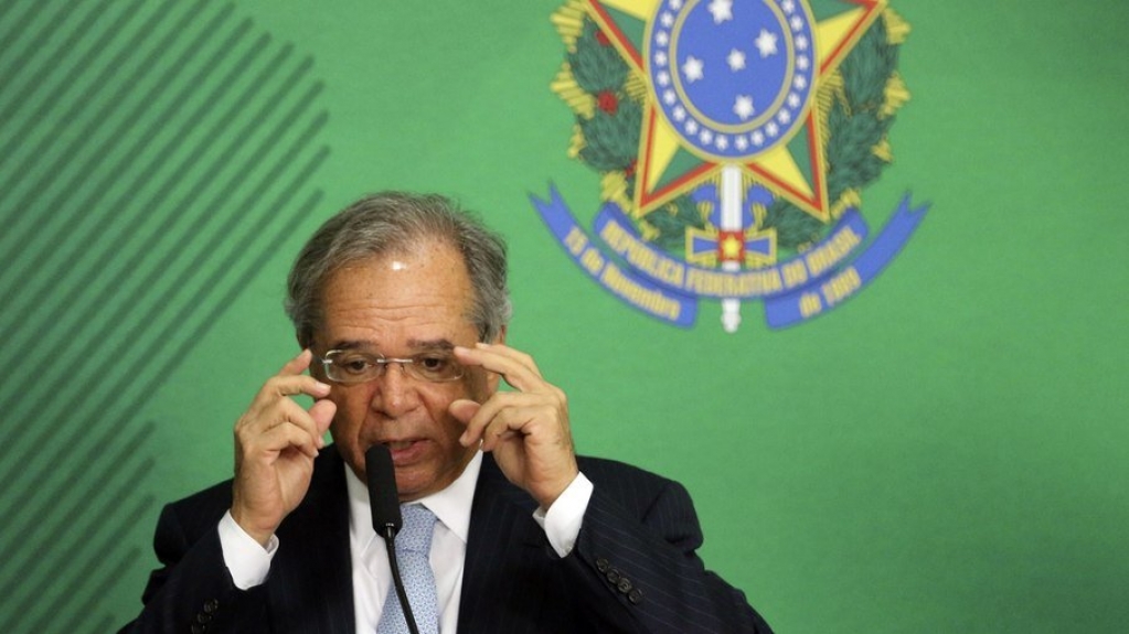 Documento de novembro já alertava Guedes sobre "colapso" na Receita Documento de novembro já alertava Guedes sobre "colapso" na Receita