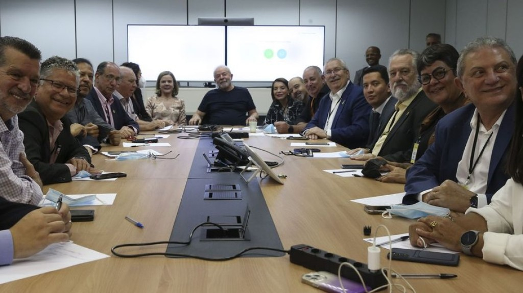 Lula se encontra com sindicalistas para debater imposto sindical Lula se encontra com sindicalistas para debater imposto sindical