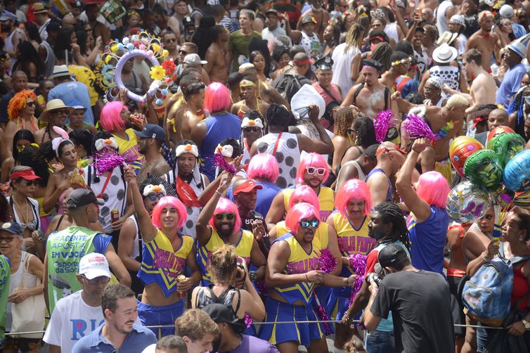 Rio de Janeiro (RJ), 18/02/2023 – Bloco Cordão da Bola Preta desfila pelas ruas do centro da cidade no primeiro dia oficial do Carnaval 2023. Foto Tomaz Silva/Agência Brasil