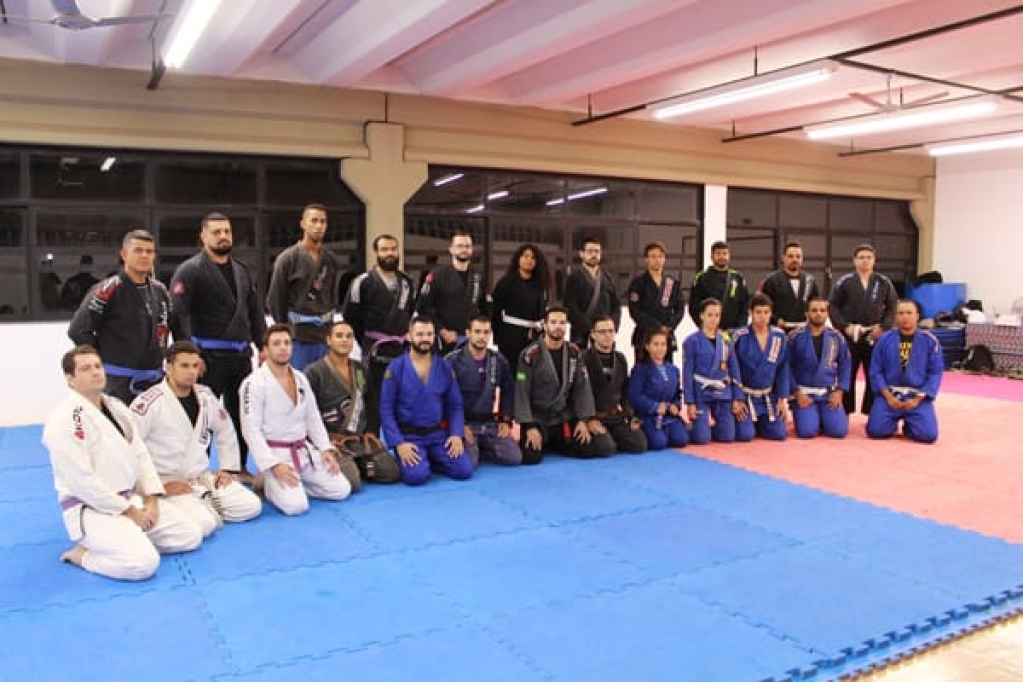 Programa de jiu-jitsu da Unimar faz graduação de alunos e colaboradores