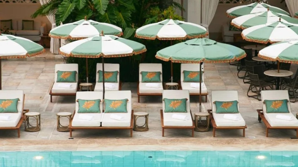 Castro Filmes Área da piscina do Copacabana Palace tem nova decoração