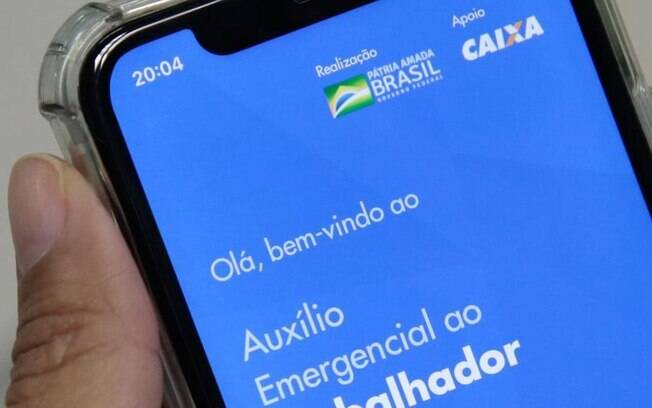 Auxílio de R$ 300 depende do aval do Congresso; entenda