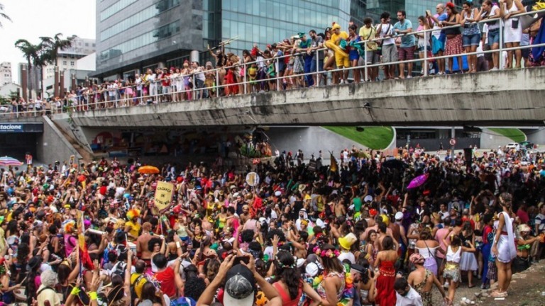 Carnaval: só 42% dos ambulantes solicitaram benefício de R$ 500 no Rio
