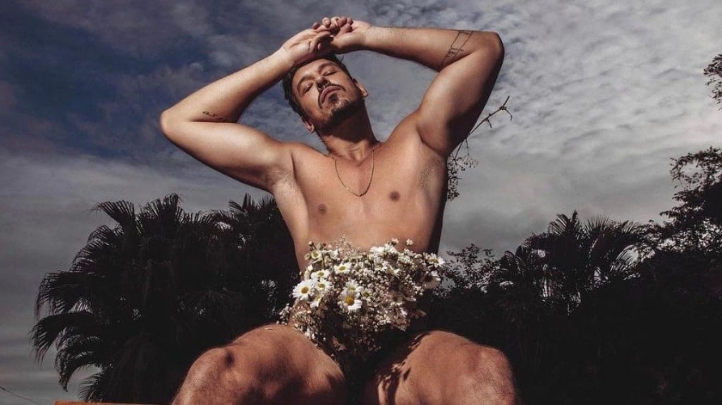 João Vicente de Castro sobre receber nudes dos fãs: "Adoro"