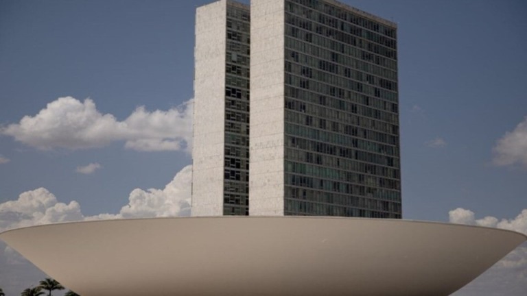 Redação GPS Congresso derruba veto e restringe “saidinha” de presos apenas para estudo