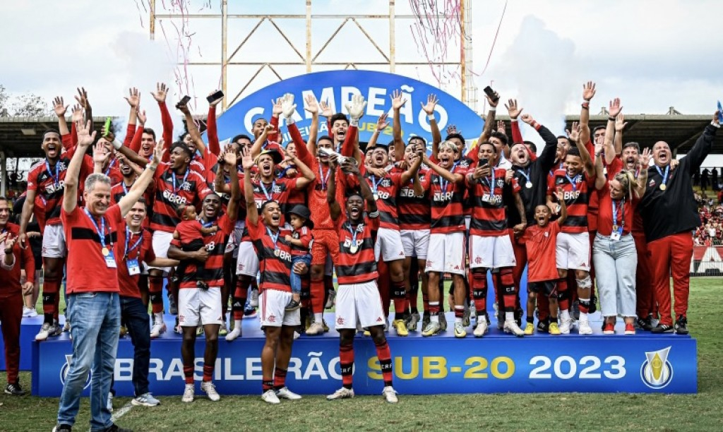 Flamengo vence o Palmeiras nos pênaltis e conquista o Brasileirão Sub-20