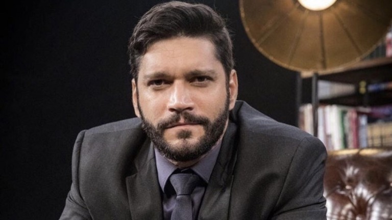 Armando Babaioff esculhamba veto de Jair Bolsonaro à Lei Paulo Gustavo