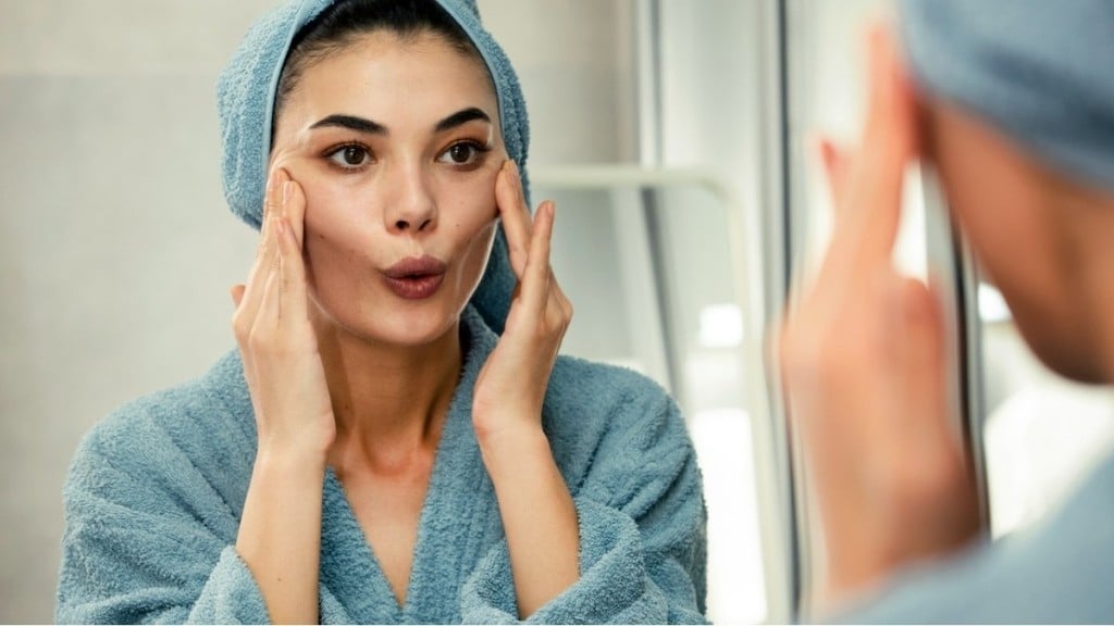 Foto: Reprodução Veja 3 exercícios faciais que prometem combater flacidez e trazer rosto jovem de volta