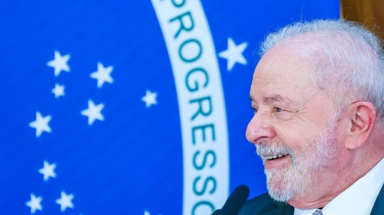 PT comemora racha entre opositores de Lula