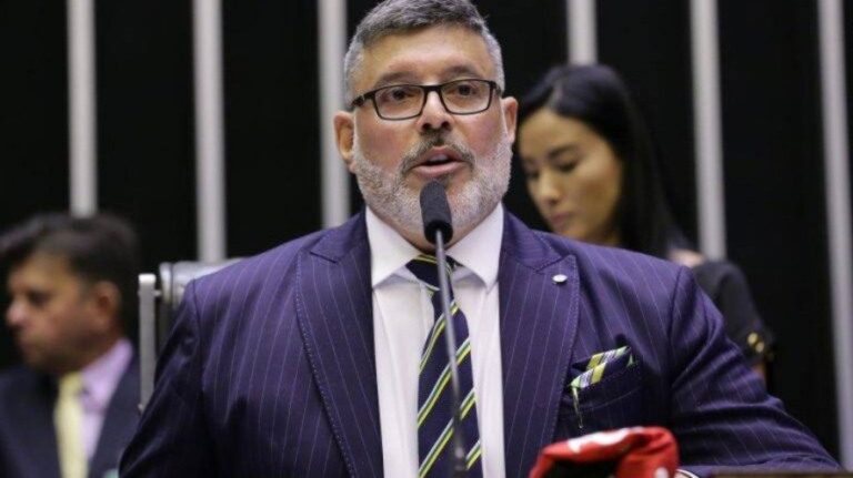 Transição: Frota cita preconceito e diz que vai 'declinar' de convite