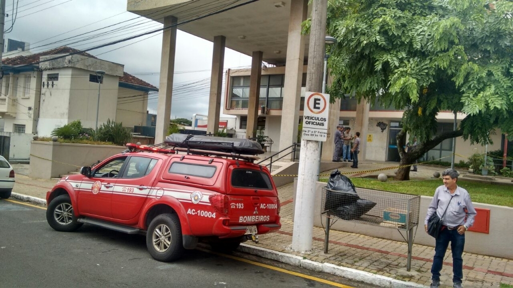 Justiça pede informações em ação sobre riscos no prédio da prefeitura