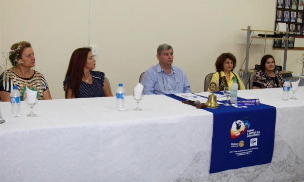 Rotary Marília Leste faz homenagem a mulheres